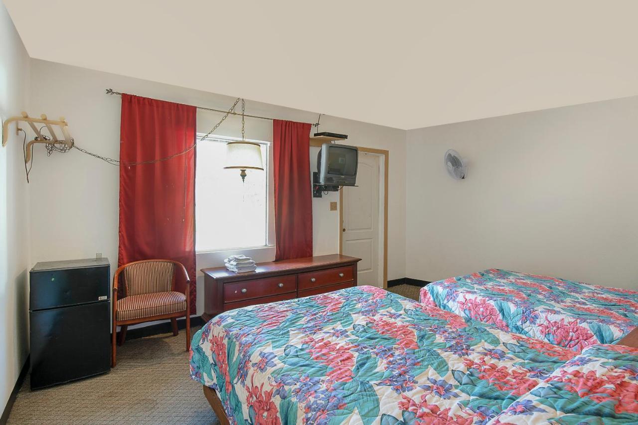 Hotel O near Fanning Springs State Park US Hwy 98 Old Town Zewnętrze zdjęcie