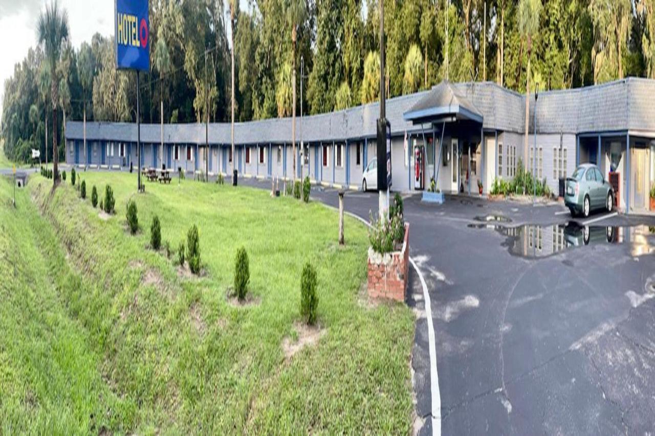 Hotel O near Fanning Springs State Park US Hwy 98 Old Town Zewnętrze zdjęcie